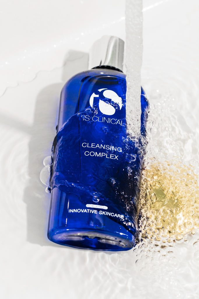iS Clinical Cleansing Complex (6 fl. oz.) A gentle, clarifying face wash for men and women of all ages and skin types. Cleansers and Exfoliators: Face Wash Ideal for these Concerns: Oiliness, Hyperpigmentation, Rosacea, Acne, Large Pores, Free Radical 